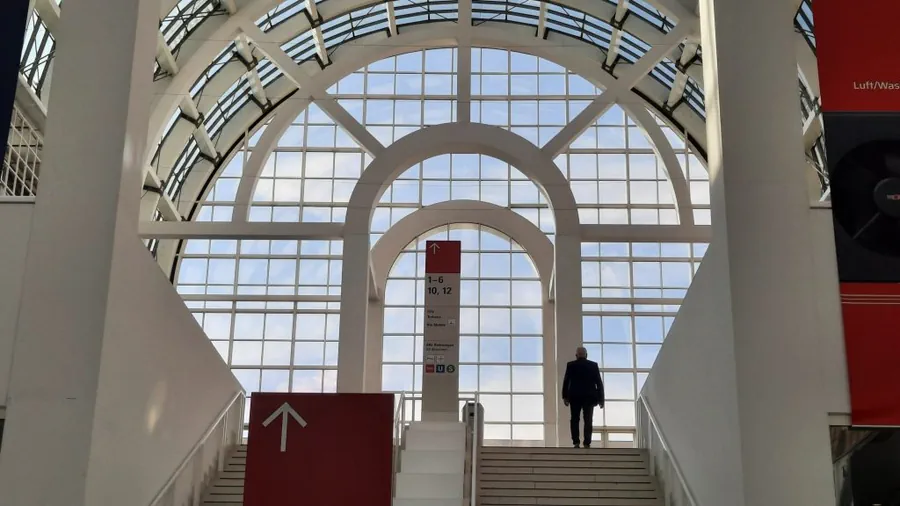 Das Bild zeigt den Treppenaufgang im Gebäude einer Mystery Shopping Agentur